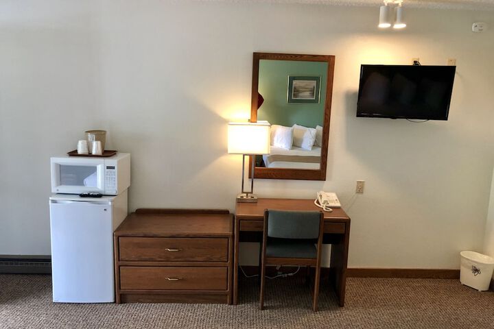 Room 13 of 18