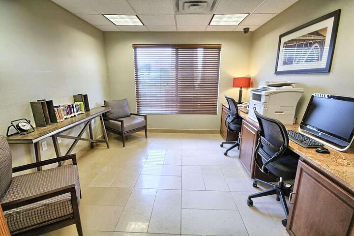 Business Center 34 of 34