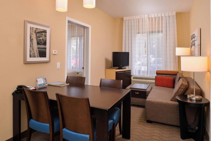 Room 34 of 48
