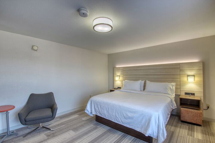Room 44 of 99