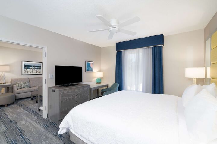Room 15 of 48