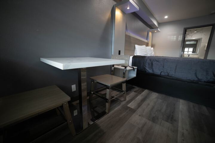Room 40 of 73