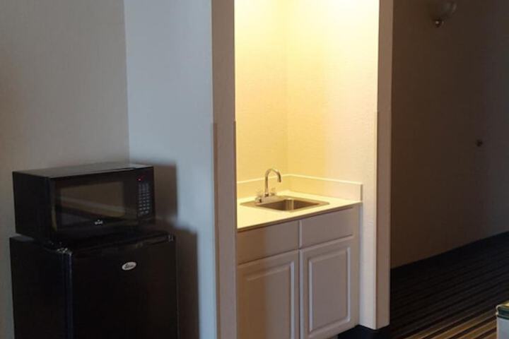 Room 17 of 46
