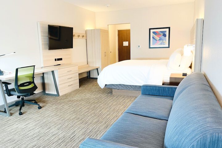 Room 13 of 29