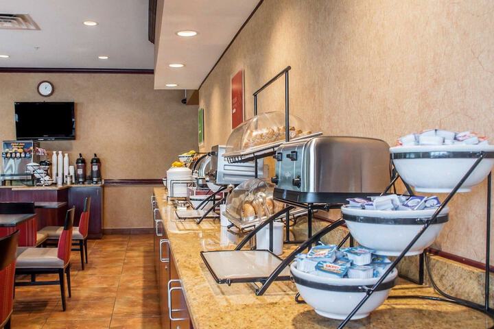 Breakfast/Coffee Service 55 of 68