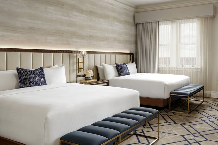 Fairmont Hotel Macdonald