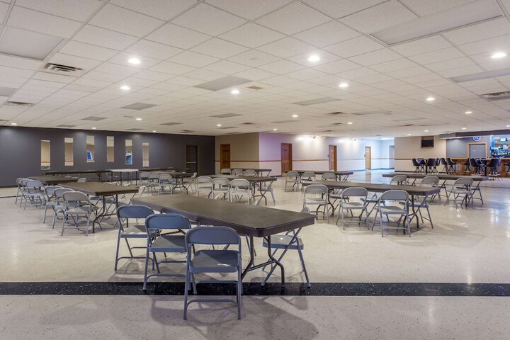 Ballroom/Hall 45 of 58
