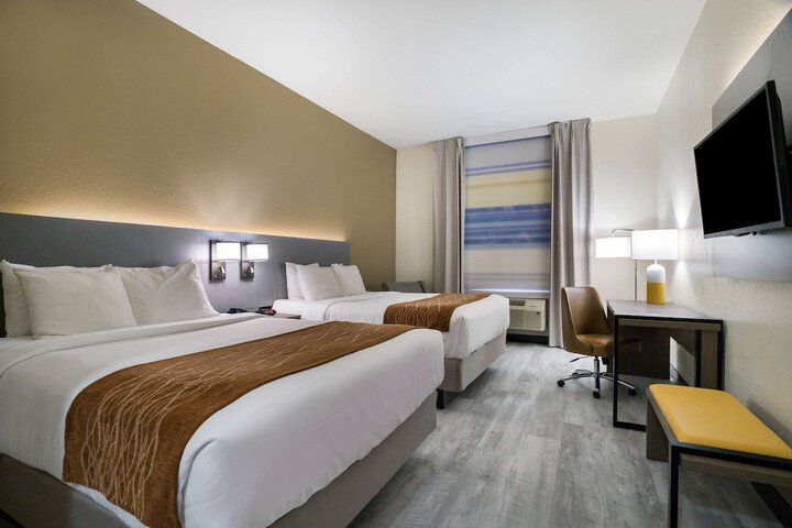 Comfort Inn & Suites Victoria North