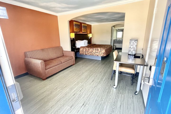Luxury Inn & Suites Liberty