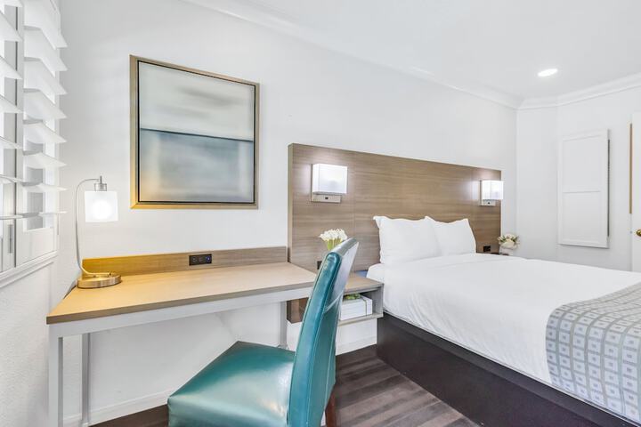 Room 29 of 61
