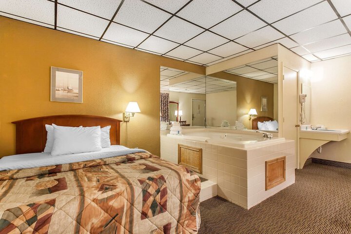Room 30 of 44