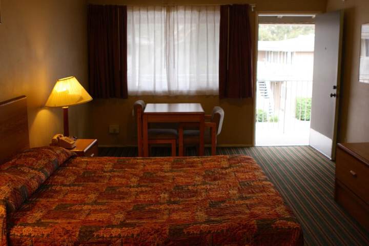 Room 16 of 52