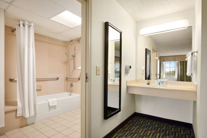Wyndham Garden Wichita Downtown
