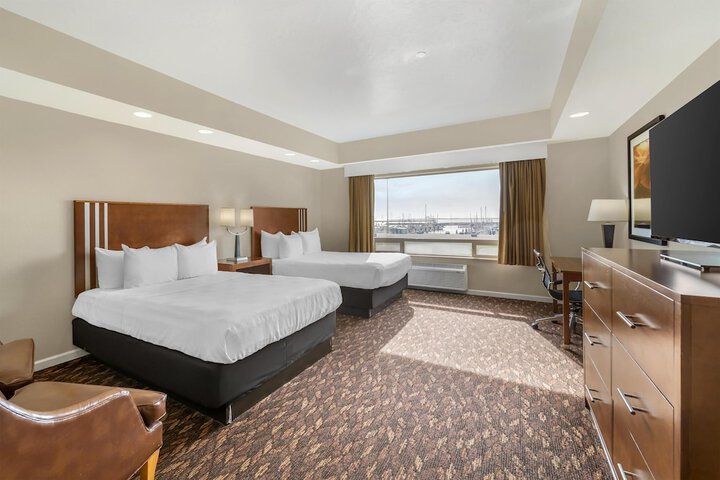 Best Western Plus Northwoods Inn