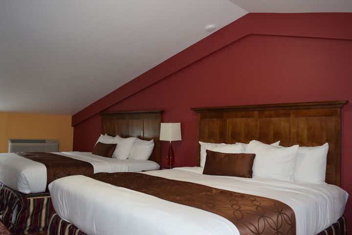 Room 12 of 65
