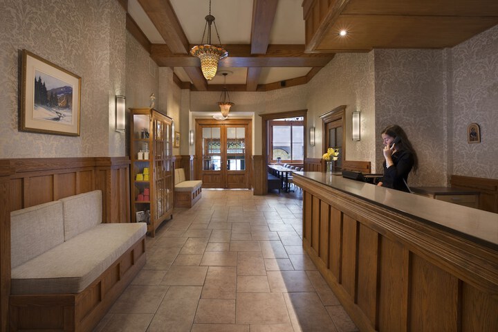 Hotel Interior 4 of 38