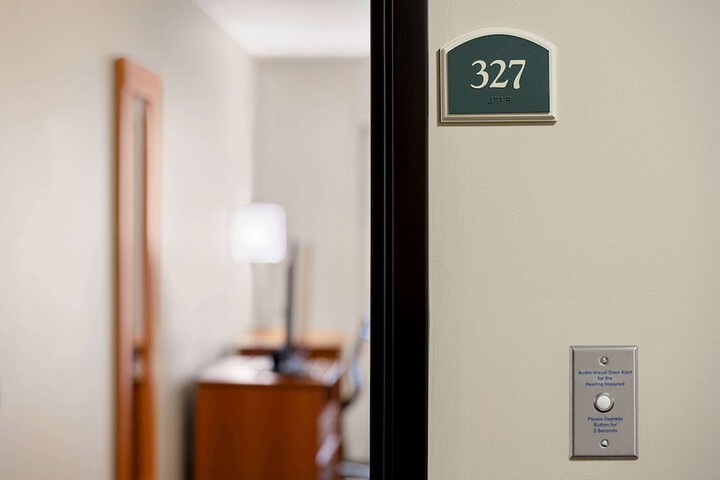 Room 14 of 38