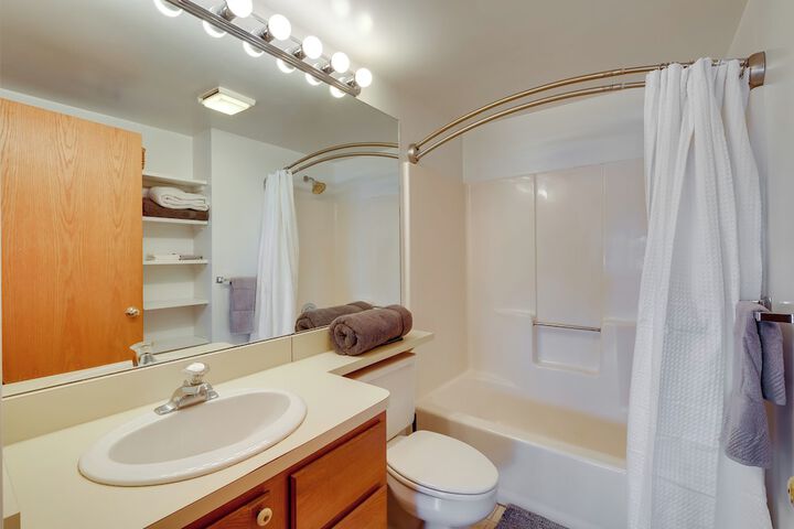 Lakefront Elk Rapids Vacation Rental w / Deck!