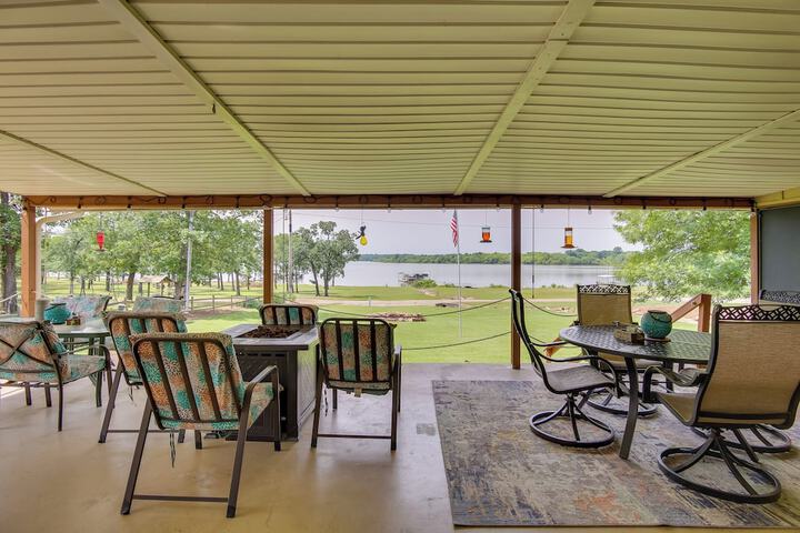 Cozy Lake Eufaula Hideaway w / Fire Pit & Hot Tub!