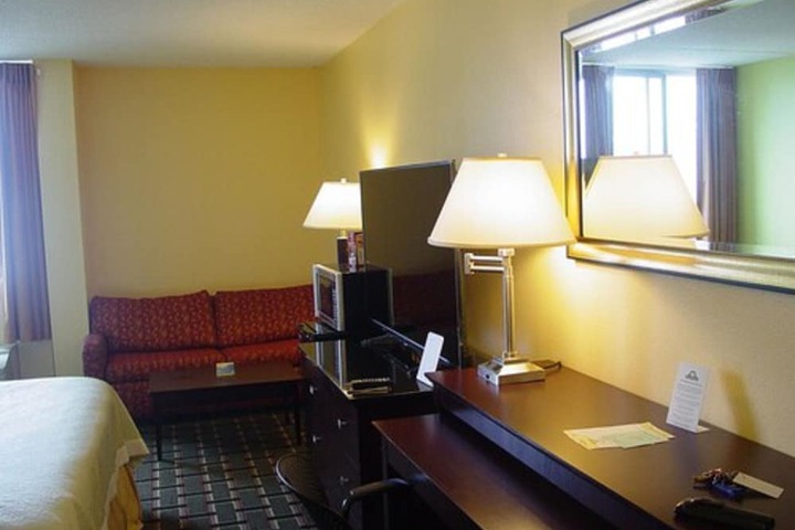 Room 33 of 43