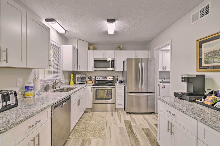 Downtown Southern Pines Townhome With Deck!