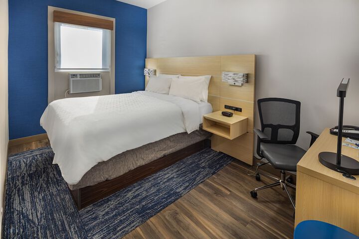 Room 36 of 75