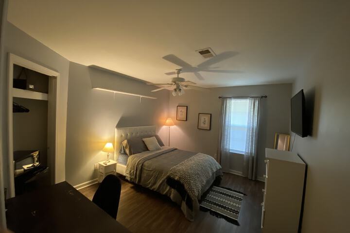 Room 11 of 25