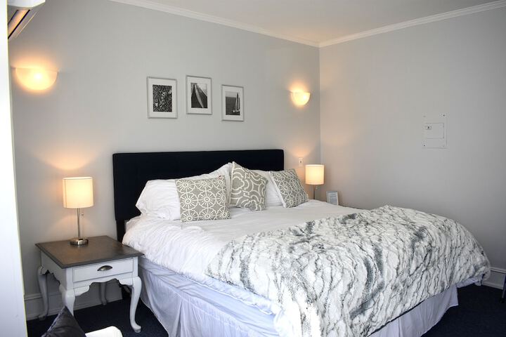 Room 128 of 183