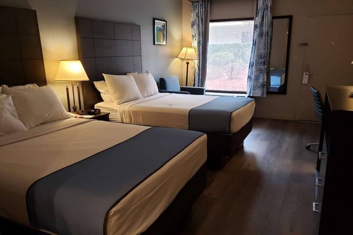 Room 8 of 18