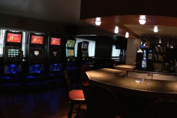 Lounge 42 of 45