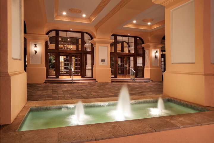 Hotel 8 of 118