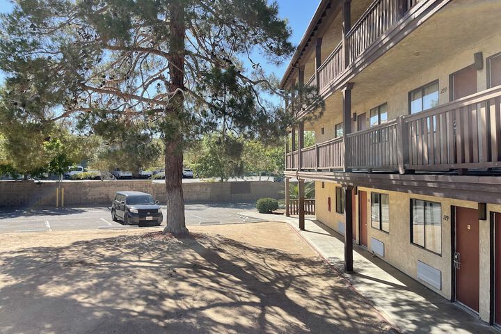 Palms Inn & Suites