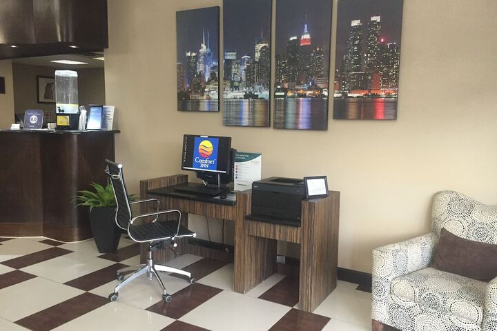 Business Center 65 of 69