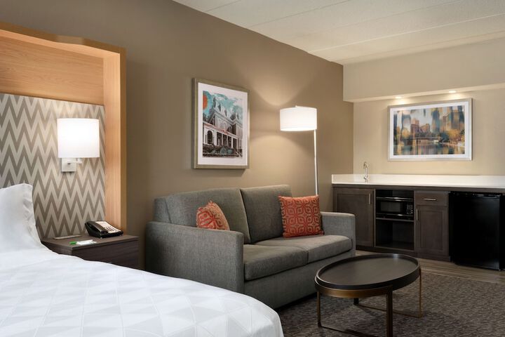 Room 30 of 65