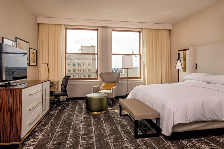DoubleTree by Hilton Youngstown Downtown