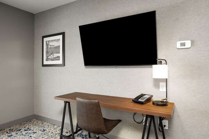Four Points by Sheraton Kelowna Airport