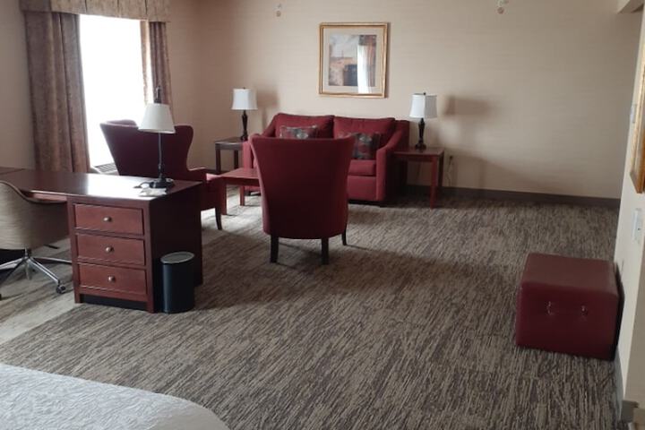 Hampton Inn & Suites Greensburg