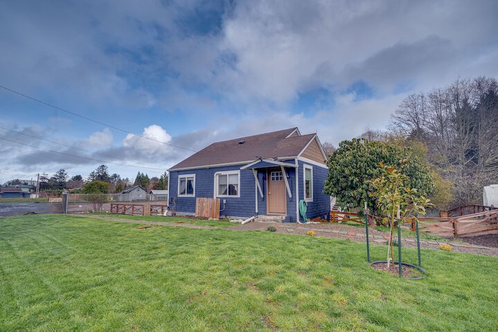 blackberry Cottage w / Yard Near Westport & Beach