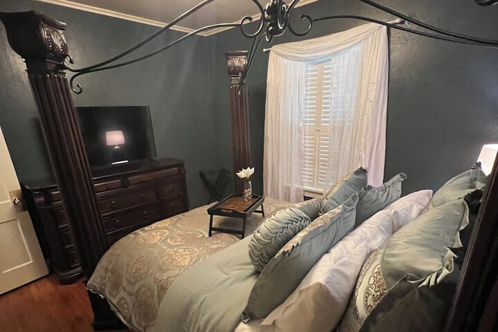 Room 63 of 79