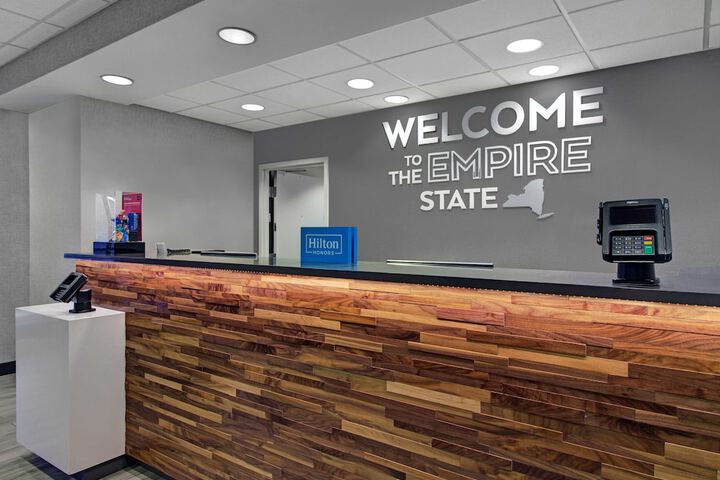 Hampton Inn & Suites Syracuse Dewitt