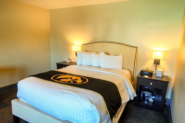 Room 15 of 33