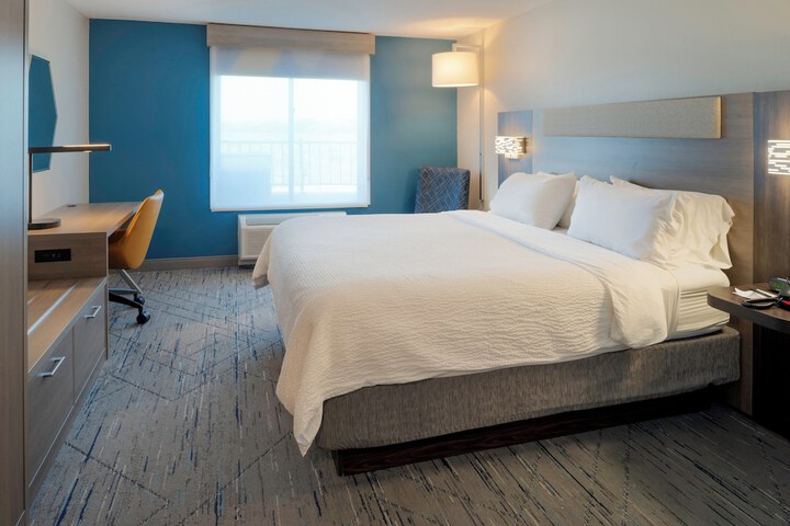 Holiday Inn Express Hotel & Suites Fort Atkinson by IHG
