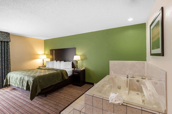Room 40 of 46