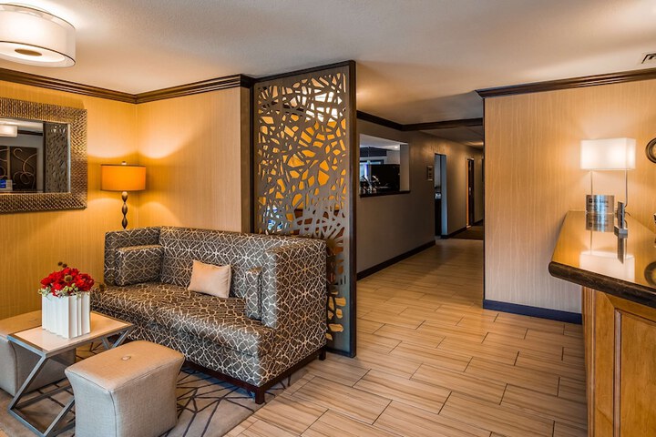 Hotel Interior 4 of 25