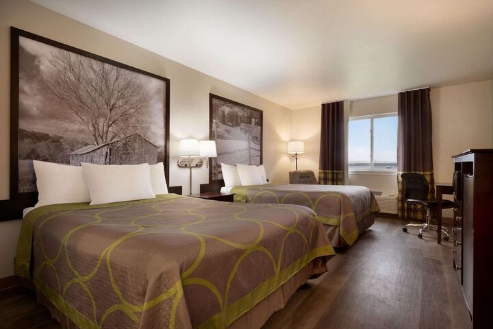 Room 14 of 40