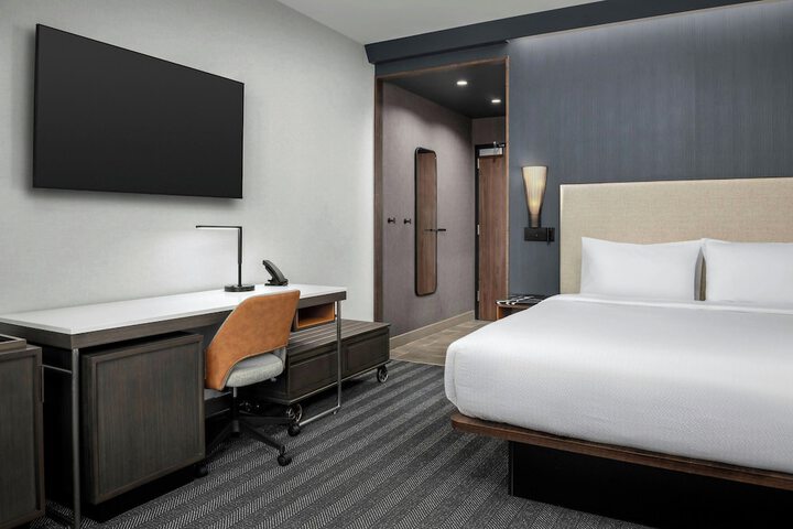 Room 26 of 70