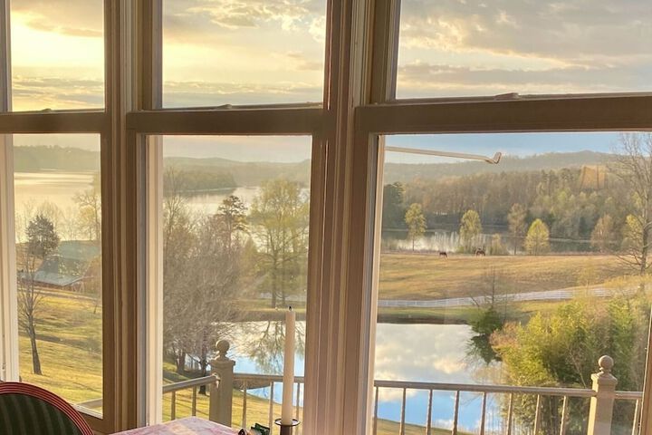 Whitestone Inn