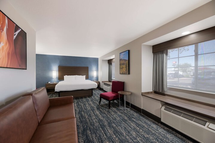 Room 17 of 32