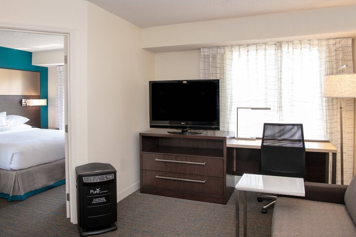 Room 27 of 42