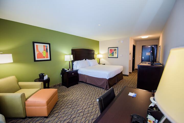 Room 33 of 63